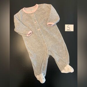 ⭐️2/$11.00⭐️ - Carter’s 3m Grey and Pink Footed Button Up Sleeper